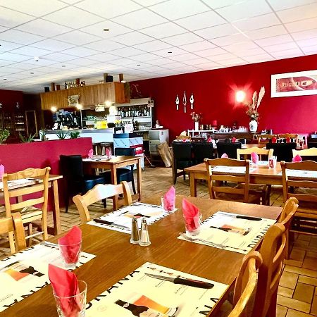 Auberge Le Beaulieu -Cantal Kültér fotó